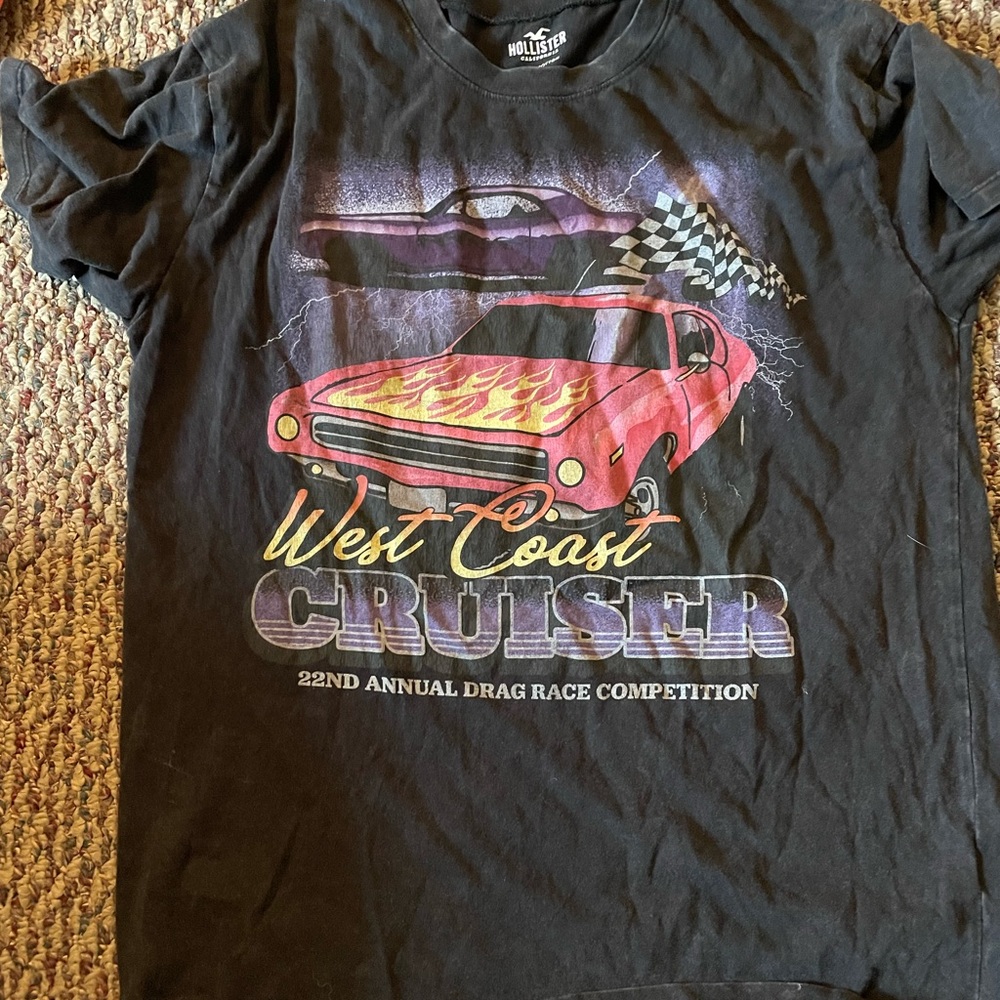 Holister graphic tee